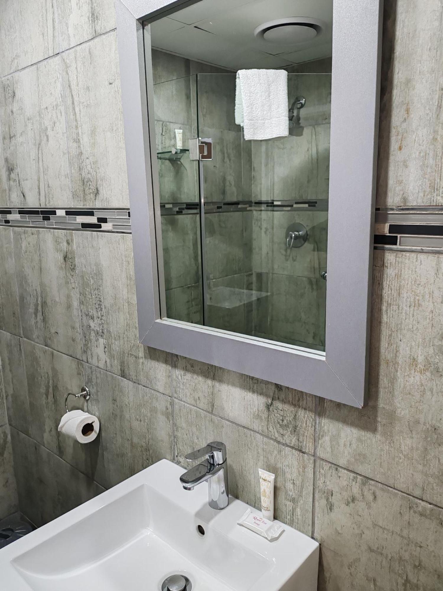 Regal Inn Umhlanga Gateway Durban Bagian luar foto
