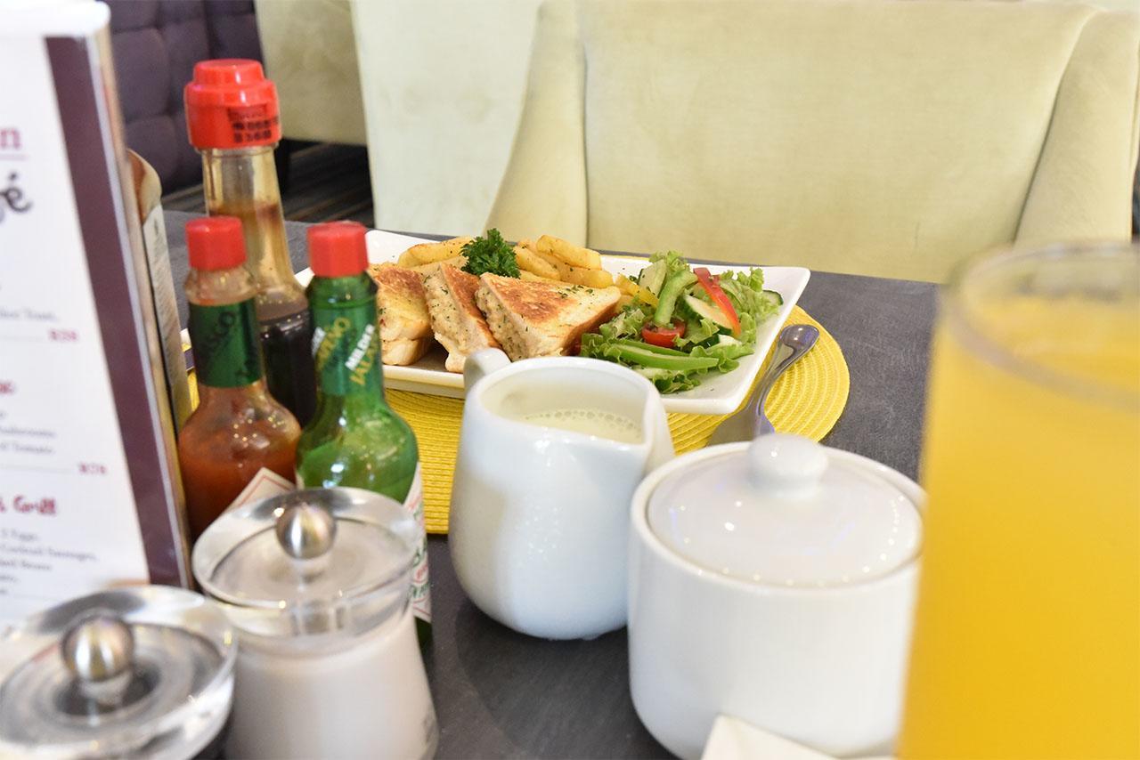 Regal Inn Umhlanga Gateway Durban Bagian luar foto