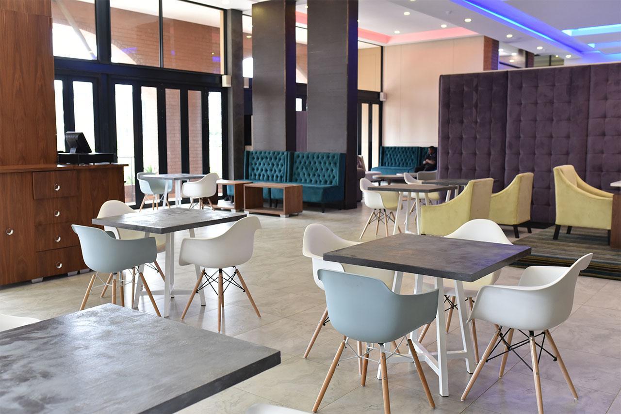 Regal Inn Umhlanga Gateway Durban Bagian luar foto